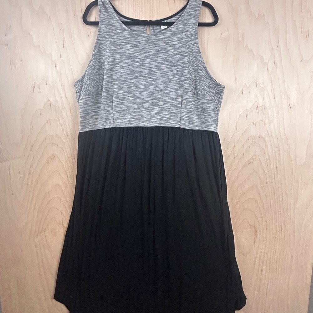 Old‎ Navy Gray and Black Dress